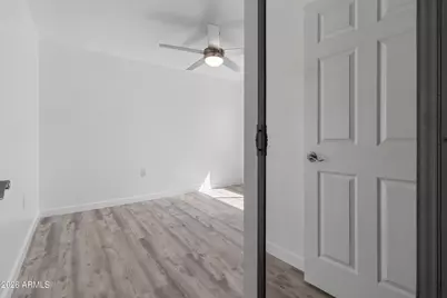 3033 E Devonshire Avenue #2033, Phoenix, AZ 85016 - Photo 13