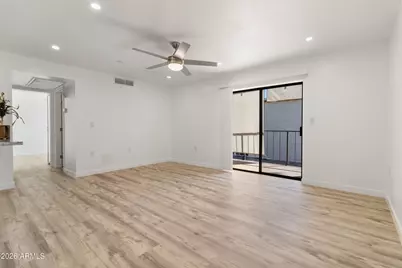 3033 E Devonshire Avenue #2033, Phoenix, AZ 85016 - Photo 7