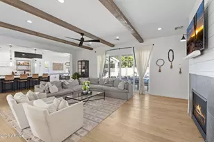 8409 N Diller Grove Ln, Phoenix, AZ 85021 - Photo 9