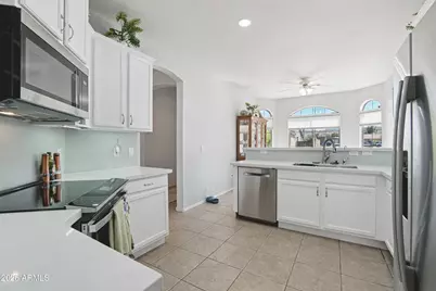 1550 W Saint Kateri Drive, Phoenix, AZ 85041 - Photo 11