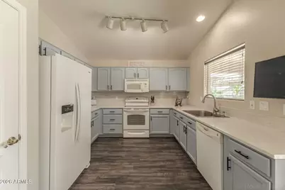 2643 E Desert Wind Drive, Casa Grande, AZ 85194 - Photo 3
