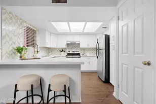 4303 E Cactus Rd, Phoenix, AZ 85032 - Photo 9