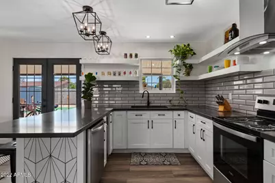 8328 E Palm Lane, Scottsdale, AZ 85257 - Photo 11