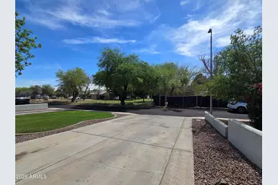 7326 W Maryland Avenue W, Glendale, AZ 85303 - Photo 5