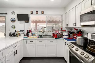 9235 N 74th Dr, Peoria, AZ 85345 - Photo 15