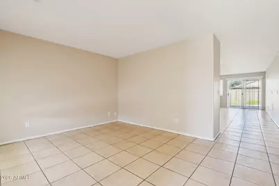 3326 W Shumway Farm Road, Phoenix, AZ 85041 - Photo 5