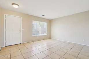 3326 W Shumway Farm Rd, Phoenix, AZ 85041 - Photo 7