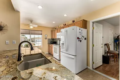 10722 W Sequoia Drive, Sun City, AZ 85373 - Photo 15