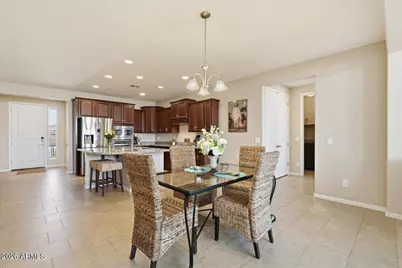 8954 W Seldon Lane, Peoria, AZ 85345 - Photo 5