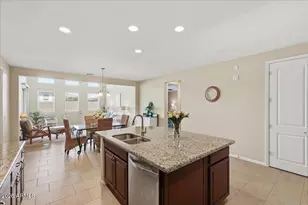 8954 W Seldon Ln, Peoria, AZ 85345 - Photo 9