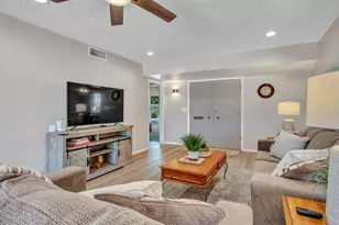 10925 W Roundelay Cir, Sun City, AZ 85351 - Photo 7