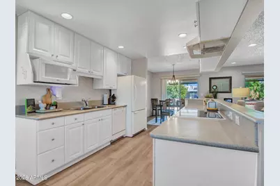 10925 W Roundelay Circle, Sun City, AZ 85351 - Photo 11