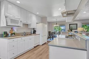 10925 W Roundelay Cir, Sun City, AZ 85351 - Photo 11