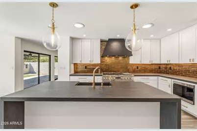 9046 N 28th Street, Phoenix, AZ 85028 - Photo 3