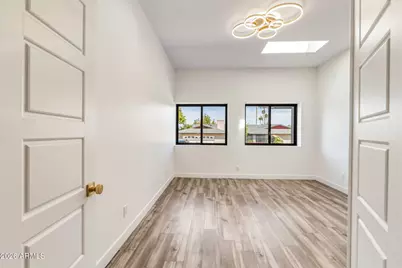 9046 N 28th Street, Phoenix, AZ 85028 - Photo 31