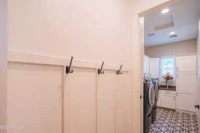 3850 E Crittenden Lane, Phoenix, AZ 85018 - Photo 9