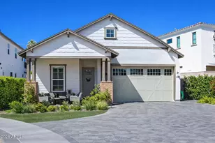 3850 E Crittenden Ln, Phoenix, AZ 85018 - Photo 1