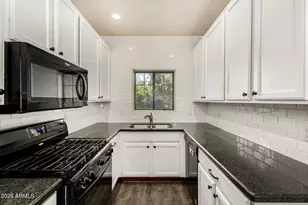 3426 E Avalon Dr, Phoenix, AZ 85018 - Photo 9