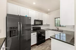 3426 E Avalon Dr, Phoenix, AZ 85018 - Photo 11