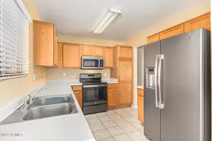 8548 W Hatcher Rd, Peoria, AZ 85345 - Photo 15