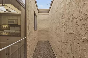 7814 E MacKenzie Dr, Scottsdale, AZ 85251 - Photo 9