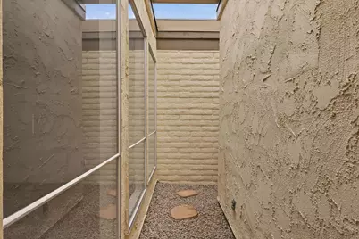 7814 E Mackenzie Drive, Scottsdale, AZ 85251 - Photo 17