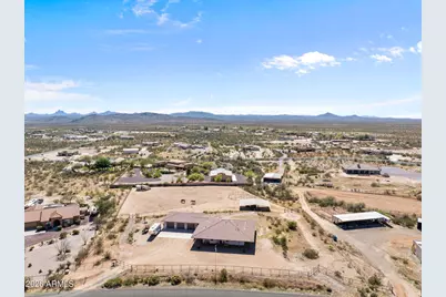21755 W Gibson Way, Wickenburg, AZ 85390 - Photo 3