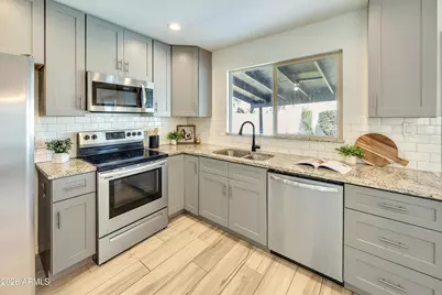 2064 W Obispo Avenue, Mesa, AZ 85202 - Photo 11