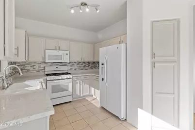 19213 N 138th Avenue, Sun City West, AZ 85375 - Photo 11