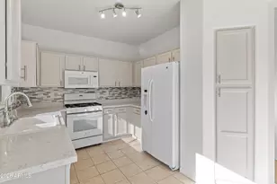 19213 N 138th Ave, Sun City West, AZ 85375 - Photo 11