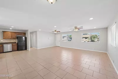 8137 W Trafalgar Avenue, Phoenix, AZ 85033 - Photo 5