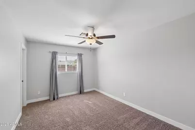 8137 W Trafalgar Avenue, Phoenix, AZ 85033 - Photo 13