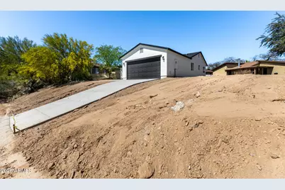 11506 W Missouri Avenue, Youngtown, AZ 85363 - Photo 3