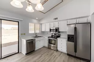 20810 N Gable Hill Dr, Sun City West, AZ 85375 - Photo 11