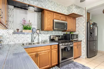 2825 N 33rd Place, Phoenix, AZ 85008 - Photo 13