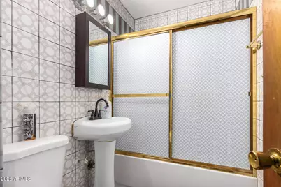 2825 N 33rd Place, Phoenix, AZ 85008 - Photo 17