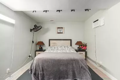 2825 N 33rd Place, Phoenix, AZ 85008 - Photo 15