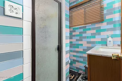 2825 N 33rd Place, Phoenix, AZ 85008 - Photo 23