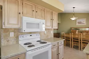 13726 W Gable Hill Dr, Sun City West, AZ 85375 - Photo 9