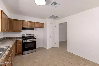 190 W Seagoe Avenue, Coolidge, AZ 85128 - Photo 5