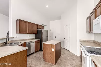 2202 W Carter Road, Phoenix, AZ 85041 - Photo 11