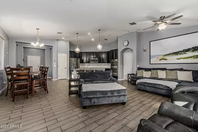 849 E Constance Way, Phoenix, AZ 85042 - Photo 9