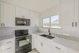 6001 W Pinchot Ave, Phoenix, AZ 85033 - Photo 17