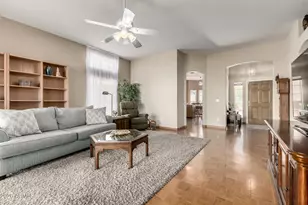 20008 N Coyote Lakes Pkwy, Surprise, AZ 85378 - Photo 9