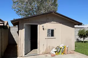 6540 W Hazelwood St, Phoenix, AZ 85033 - Photo 29