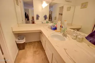 2868 E Clarendon Ave, Phoenix, AZ 85016 - Photo 9