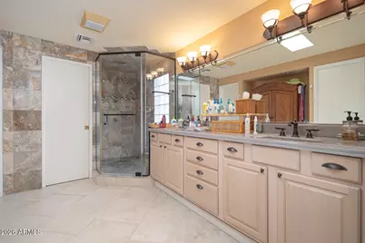 9405 W Briarwood Circle, Sun City, AZ 85351 - Photo 13