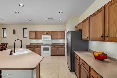 43282 W Lindgren Drive, Maricopa, AZ 85138 - Photo 13