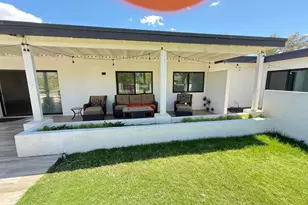 856 E Village Cir Dr S, Phoenix, AZ 85022 - Photo 13