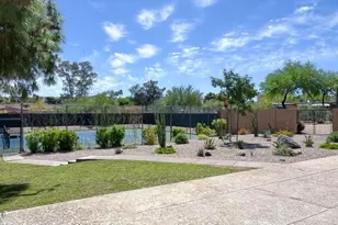 856 E Village Cir Dr S, Phoenix, AZ 85022 - Photo 15